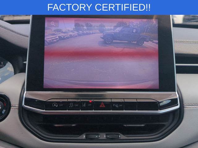 Used 2024  Jeep Limited image 24
