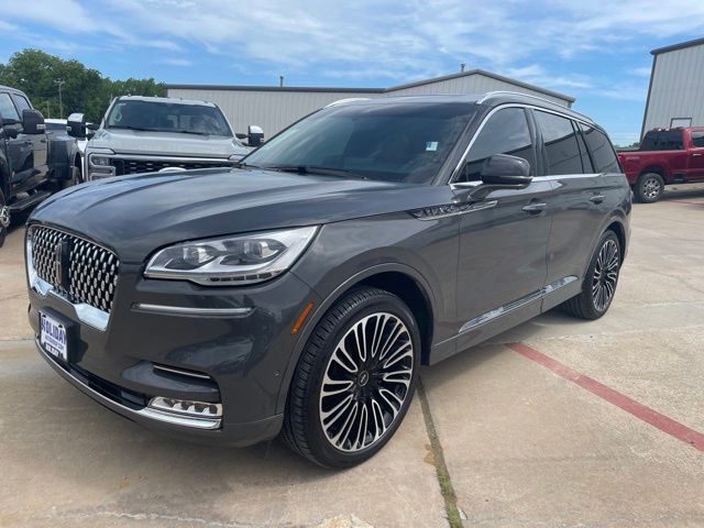 Black (Chroma Caviar Dark Gray Metallic Clearcoat) 2024 Lincoln Aviator Black Label AWD SUV / Crossover All-Wheel Drive Automatic