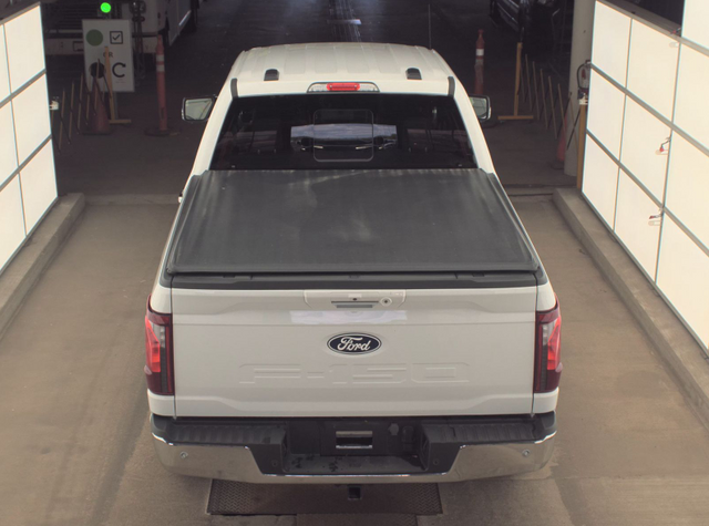 2024 Oxford White Ford F-150 XLT 4X4 Truck