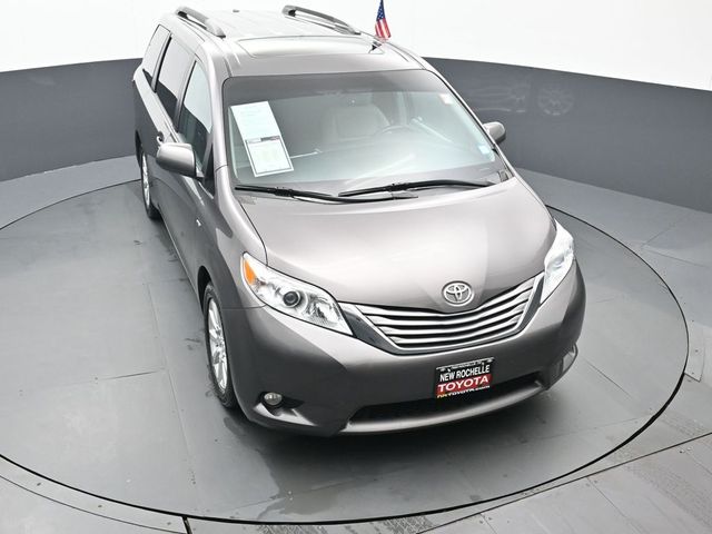 2017 Toyota Sienna XLE 46