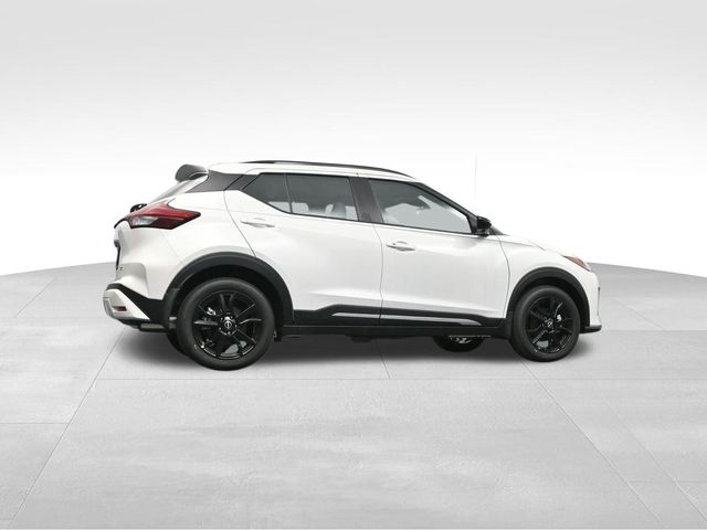 2024 Nissan Kicks SR 37