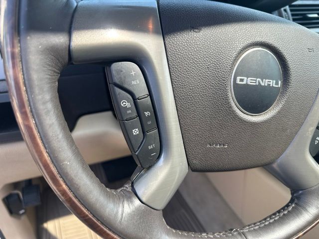 Used 2013 White GMC Denali image 13