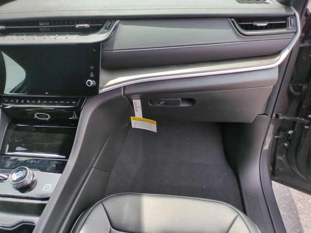 new 2026 Jeep Grand Cherokee car, priced at $43,186