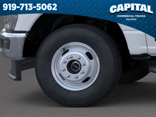 New 2026 Oxford White Ford F-350® XL image 19