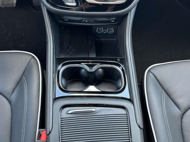 2025 Chrysler Pacifica Limited - Photo 7