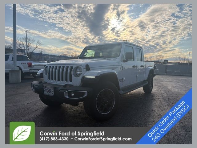 Bright White Clearcoat 2023 Jeep Gladiator Overland Crew Cab 4WD Pickup Truck Four-Wheel Drive 8-Speed Automatic