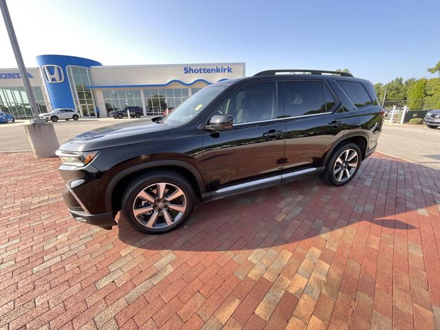 Used 2025 Honda Pilot SUV