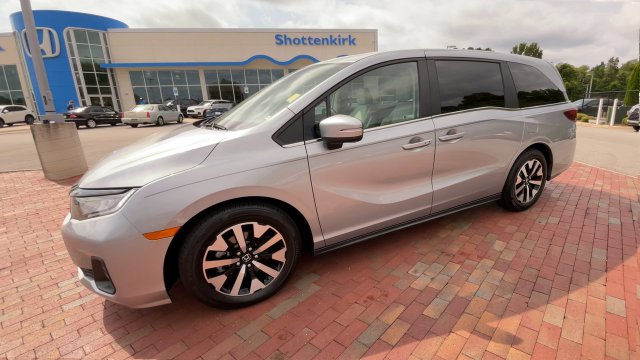 Used 2025 Honda Odyssey Van