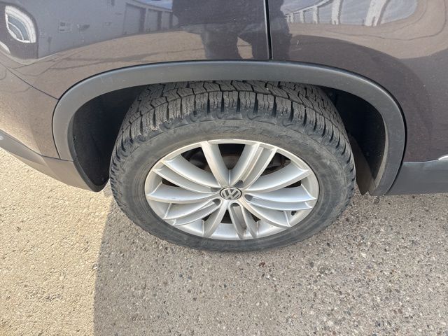 2016 Gray Volkswagen Tiguan SE AWD SUV