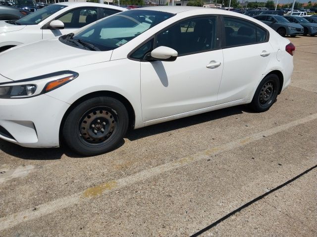Clear White 2017 Kia Forte Sedan Front-Wheel Drive 6-Speed Automatic