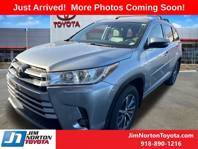 2018 Toyota Highlander XLE 2