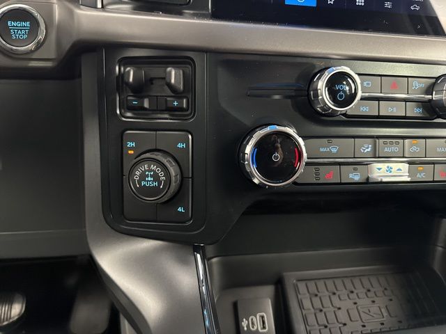 2025 Oxford White Ford F-150 XLT 4X4 Truck