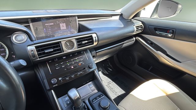 Used 2014  Lexus 250 image 25