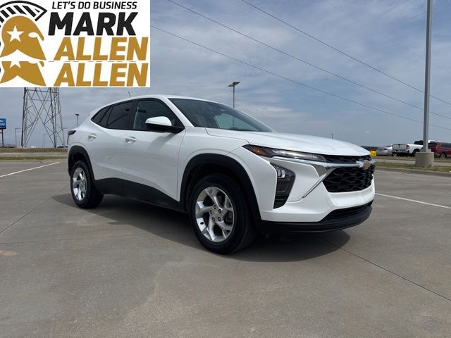 Summit White 2024 Chevrolet Trax LS FWD SUV / Crossover Front-Wheel Drive 6-Speed Automatic