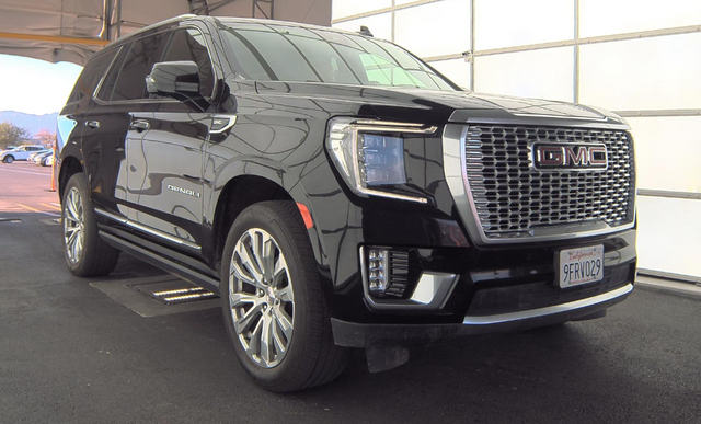 2023 GMC Yukon Denali 2