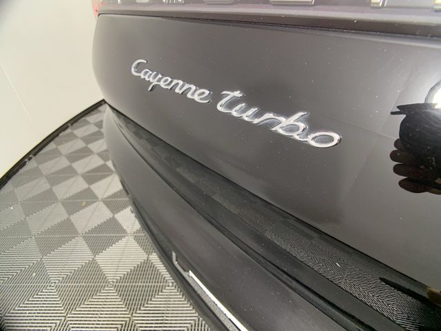 2022 Porsche Cayenne Coupe Turbo 37