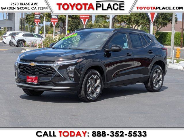 2025 Chevrolet Trax LT's photo