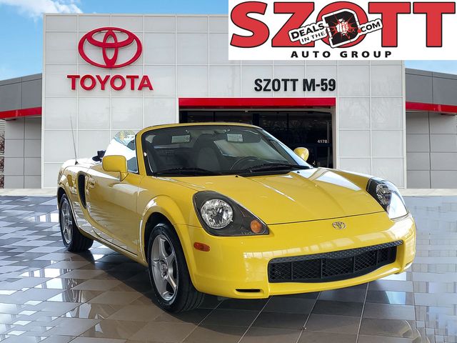 Solar Yellow 2000 Toyota MR2 Spyder 2 Dr STD Convertible Convertible Rear-Wheel Drive 5-Speed Manual