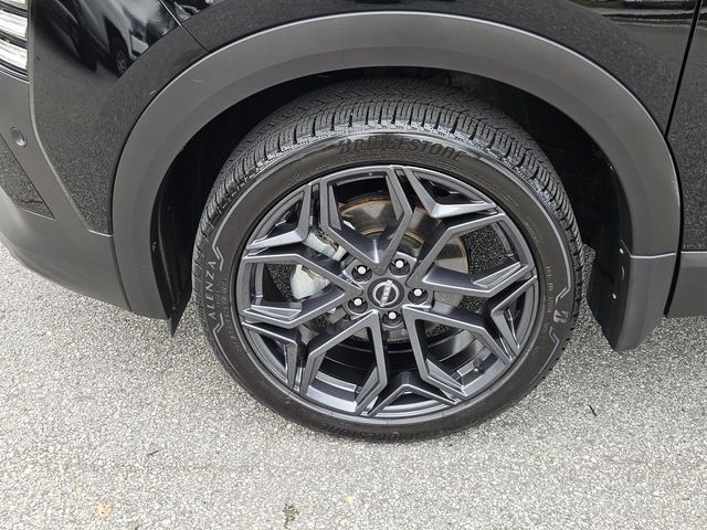 Used 2025 Nissan Kicks SUV