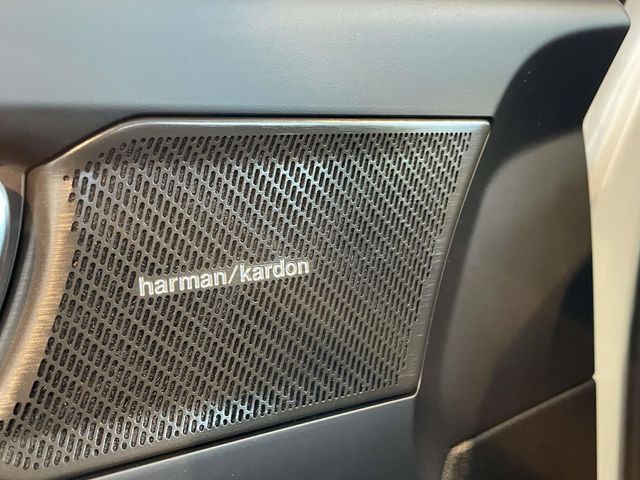 New 2026 White Volvo B5 Ultra Black Edition image 35