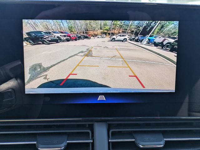 2025 Chevrolet Trax LT photo