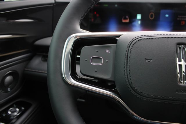 New 2026 White Lincoln Reserve image 13