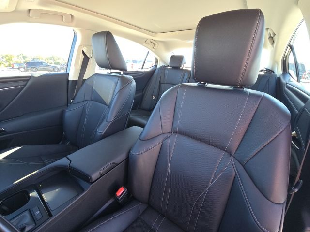 2023 Lexus ES 350 Luxury:B01893