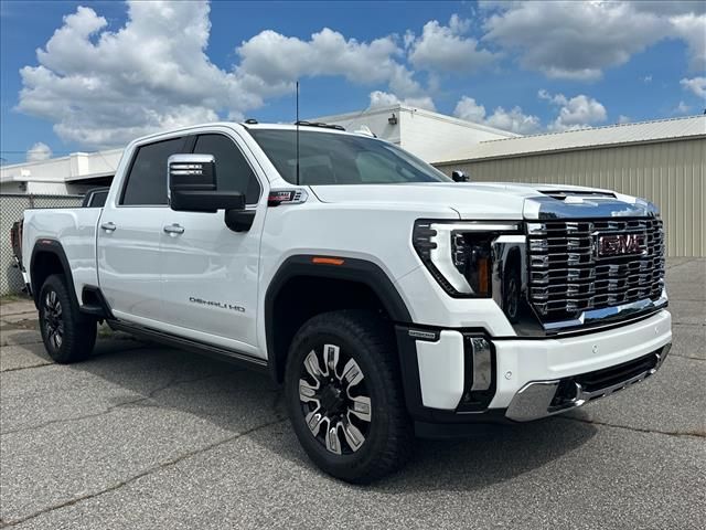 Summit White 2026 GMC Sierra 2500HD Pickup Truck Four-Wheel Drive Automatic
