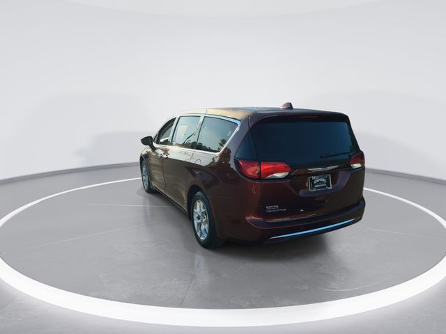 Used 2018 Red Chrysler Touring Plus image 7