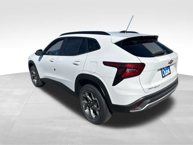 2025 Chevrolet Trax LT photo