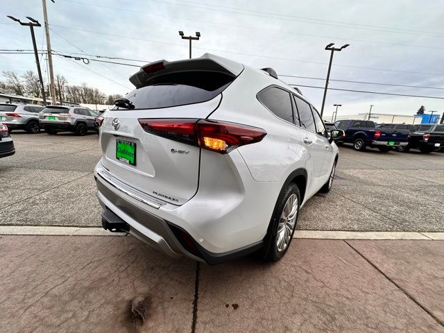 new 2026 Toyota Highlander Hybrid car