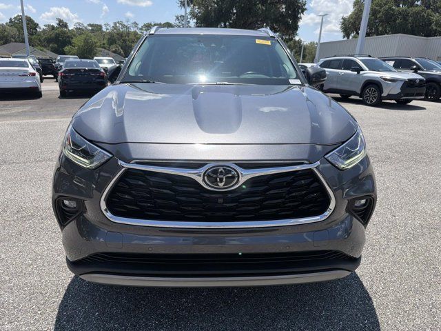 Used 2024 Toyota Highlander SUV