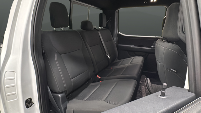 Used 2024 Oxford White Ford XLT image 22