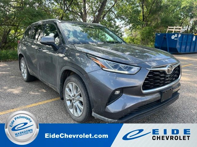 2021 Magnetic Gray Metallic Toyota Highlander Limited AWD SUV