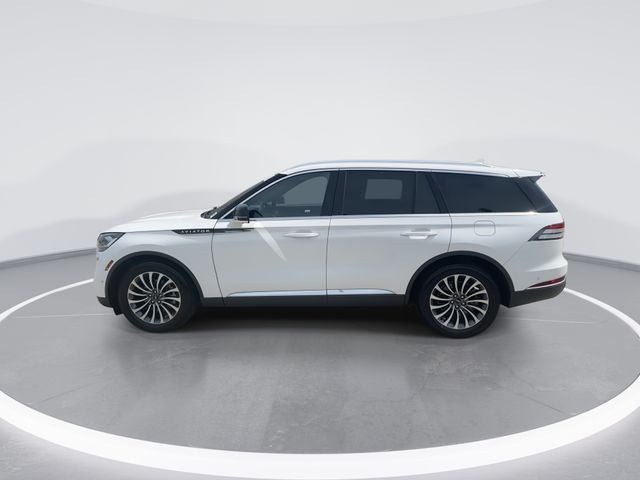 Used 2023 White Lincoln Reserve image 4