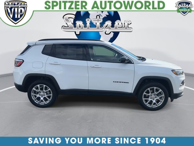 Certified Used 2023 White Jeep Latitude Lux image 10