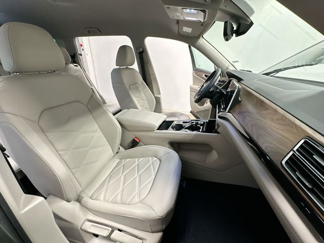 2026 Volkswagen Atlas 2.0T SE w/Technology Green at Subaru and VW of Moon Township