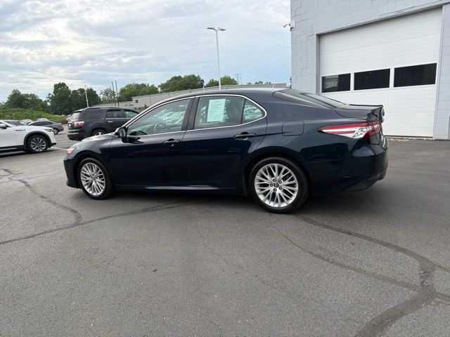 Used 2018 Blue Toyota XLE image 15