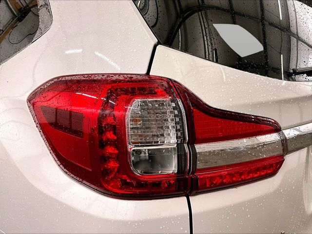 2021 Subaru Ascent Limited White at Sutliff Volkswagen