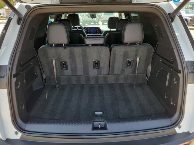 2025 Chevrolet Traverse LT - 8