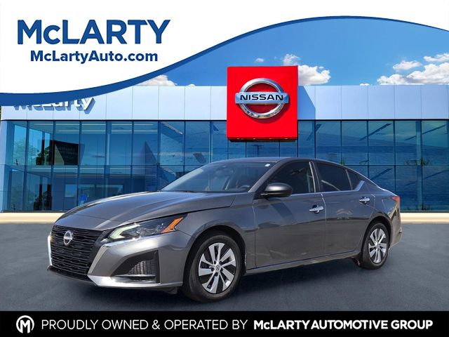 Gray (Gun Metallic) 2025 Nissan Altima Sedan Front-Wheel Drive Continuously Variable Transmission