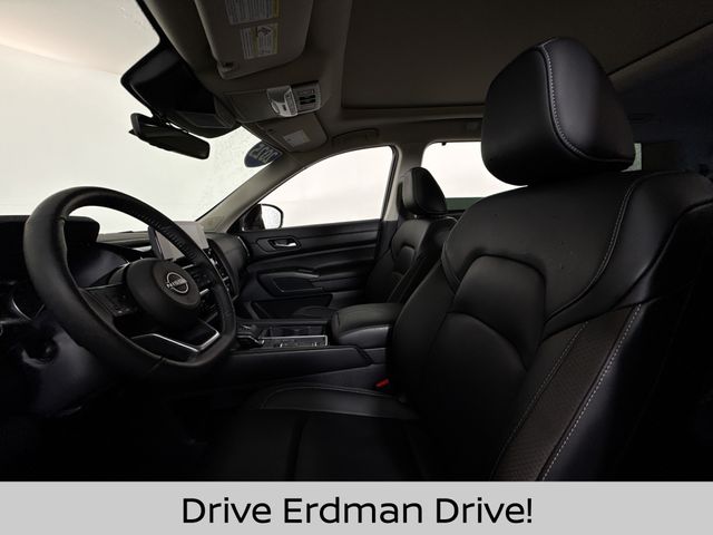 Used 2025 Nissan Pathfinder SUV