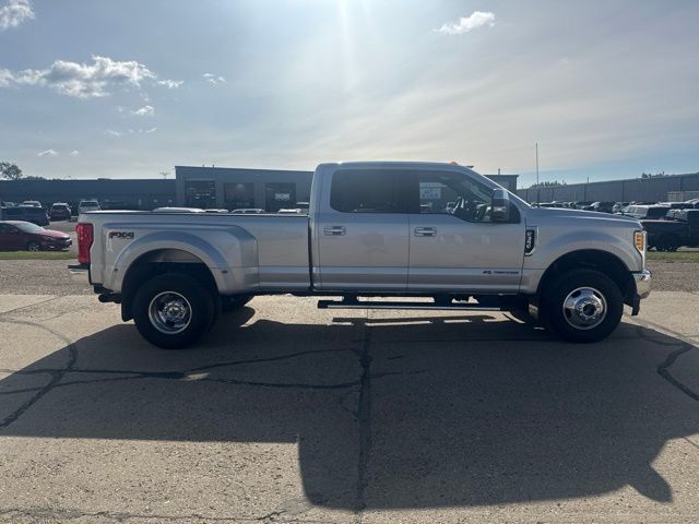 2017 Ingot Silver Ford Super Duty F-350 DRW Lariat 4X4 Truck