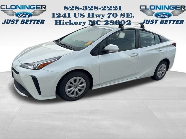 2020 Toyota Prius L photo