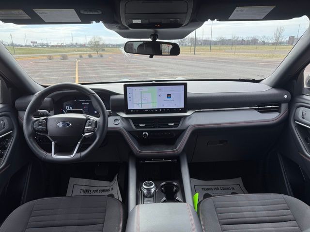 2025 Ford Explorer ST-Line
