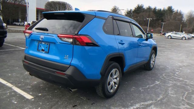 2019 Toyota RAV4 LE 8