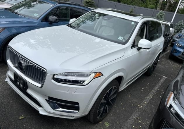 2024 Volvo XC90 B6 Plus Bright Theme 6-Passenger AWD