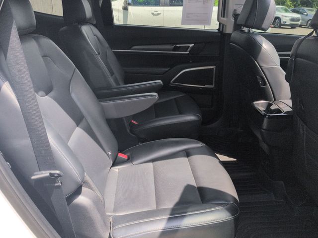 Used 2021 White Kia S image 29