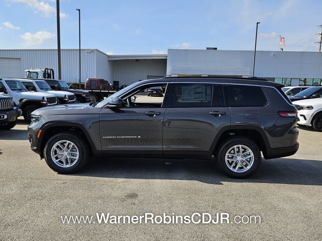 New 2025 Gray Jeep Laredo image 4
