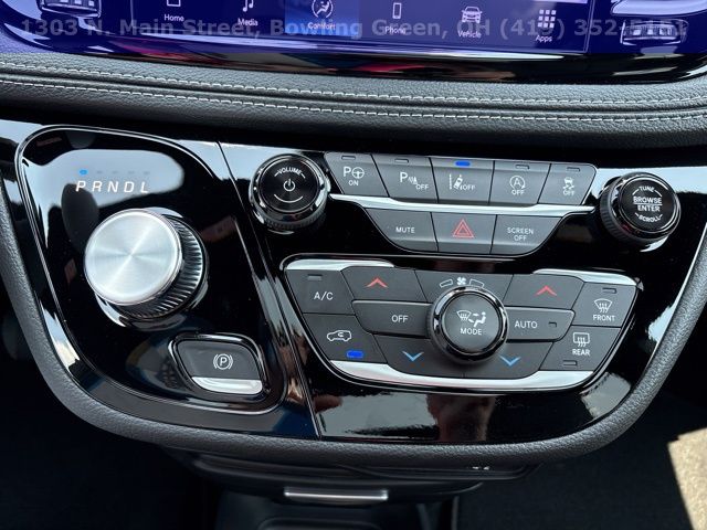 New 2025 Chrysler Pacifica Select 4D Passenger Van